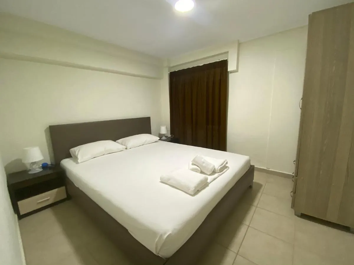 Totem Apartments Nea Plagia