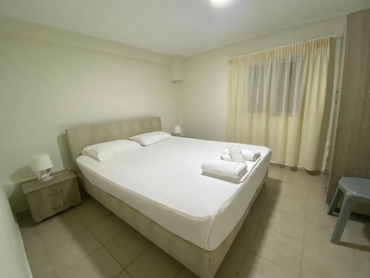 Totem Apartments Nea Plagia